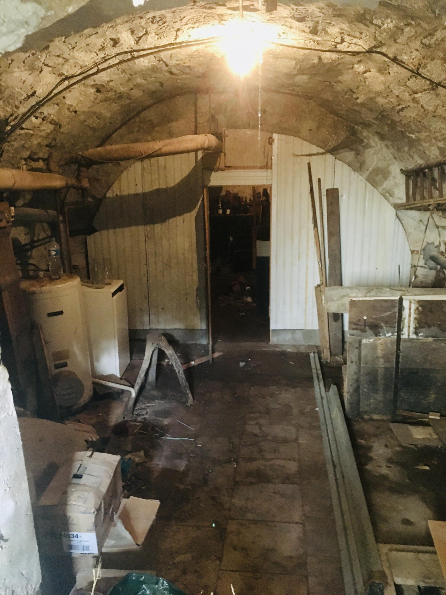 maison-ancienne-de-pays-a-restaurer